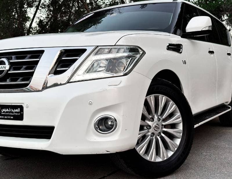 2017 Nissan Patrol LE T2 TITANIUM thumbnail 4