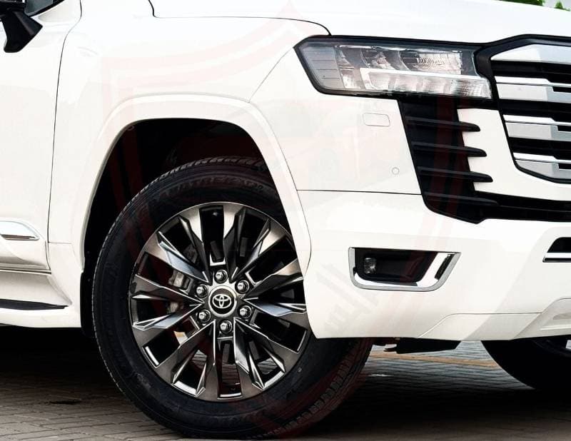 2022 Toyota Land Cruiser GXR thumbnail 4