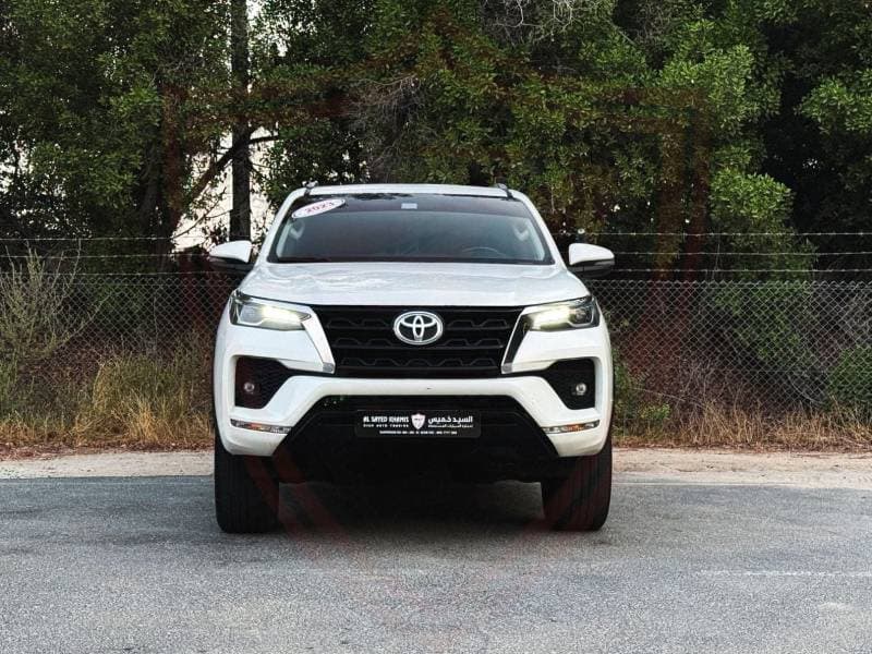 2023 Toyota Fortuner GXR thumbnail 2