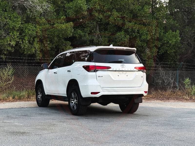 2023 Toyota Fortuner GXR thumbnail 5
