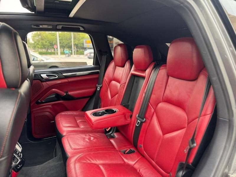 2016 Porsche Cayenne STANDARD thumbnail 7