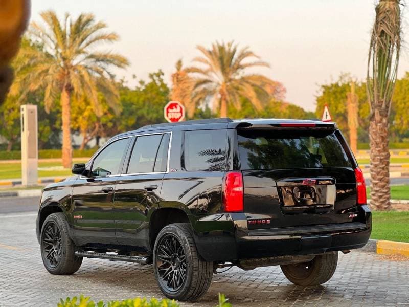 2017 Chevrolet Tahoe Z71 thumbnail 7