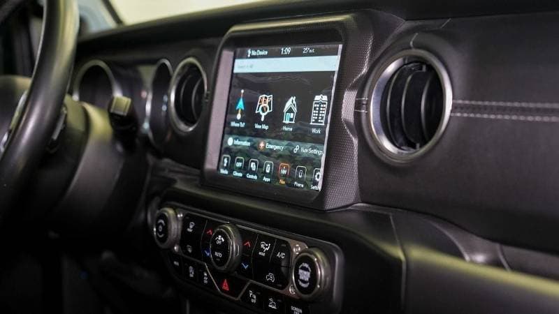 2022 Jeep Wrangler SAHARA thumbnail 6
