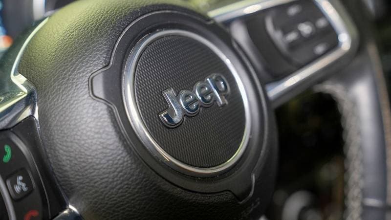 2022 Jeep Wrangler SAHARA thumbnail 5