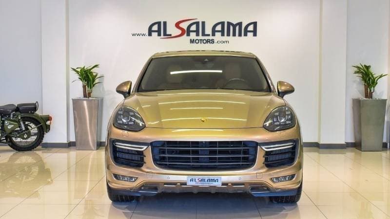 2016 Porsche Cayenne GTS thumbnail 2