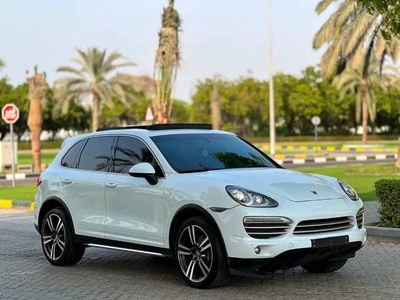 2014 Porsche Cayenne S thumbnail 3