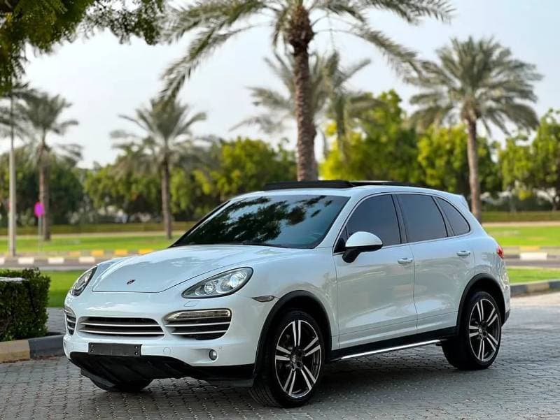 2014 Porsche Cayenne S thumbnail 2