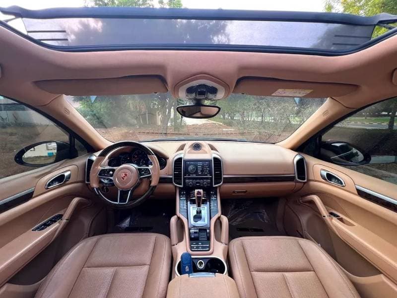 2016 Porsche Cayenne STANDARD thumbnail 7