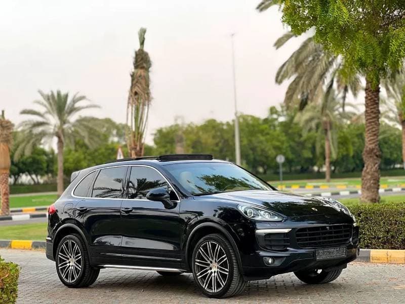 2016 Porsche Cayenne STANDARD thumbnail 3