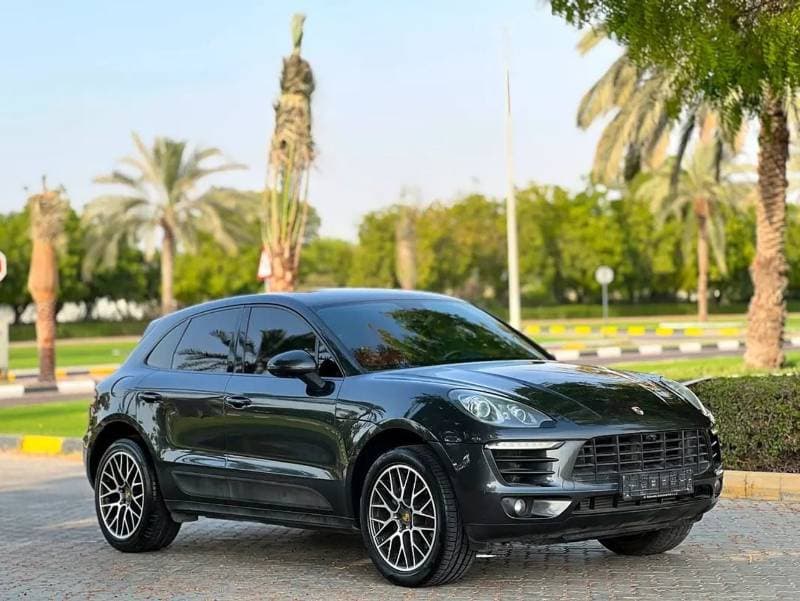 2018 Porsche Macan STANDARD thumbnail 6