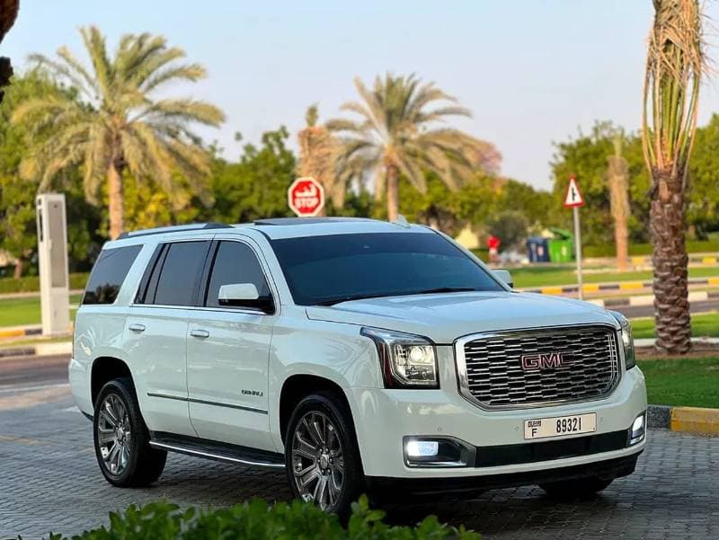2017 GMC Yukon DENALI thumbnail 3