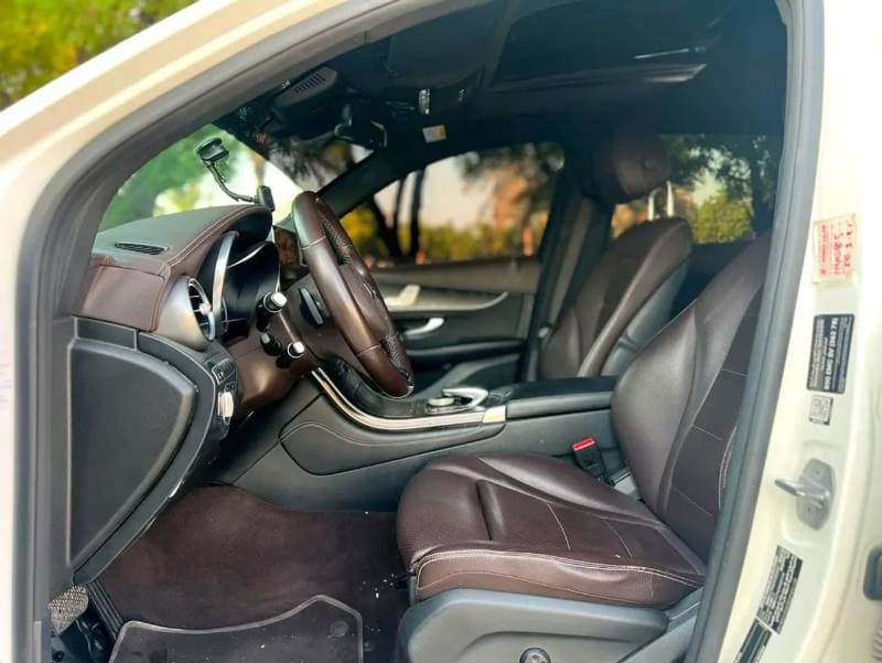 2018 Mercedes Benz GLC250 thumbnail 8