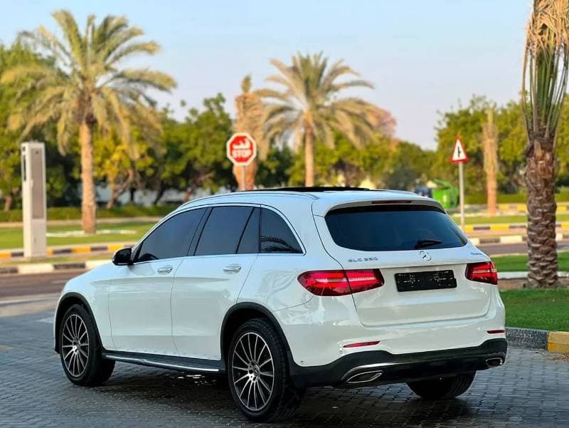 2018 Mercedes Benz GLC250 thumbnail 4