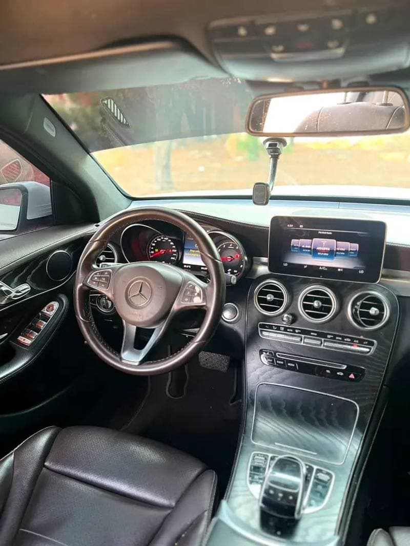 2018 Mercedes Benz GLC250 thumbnail 7
