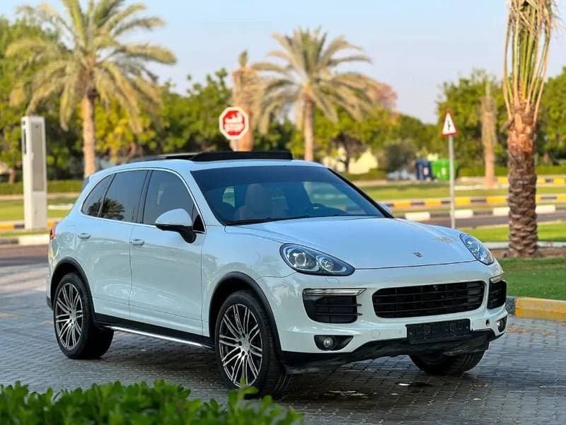 2016 Porsche Cayenne STANDARD thumbnail 3