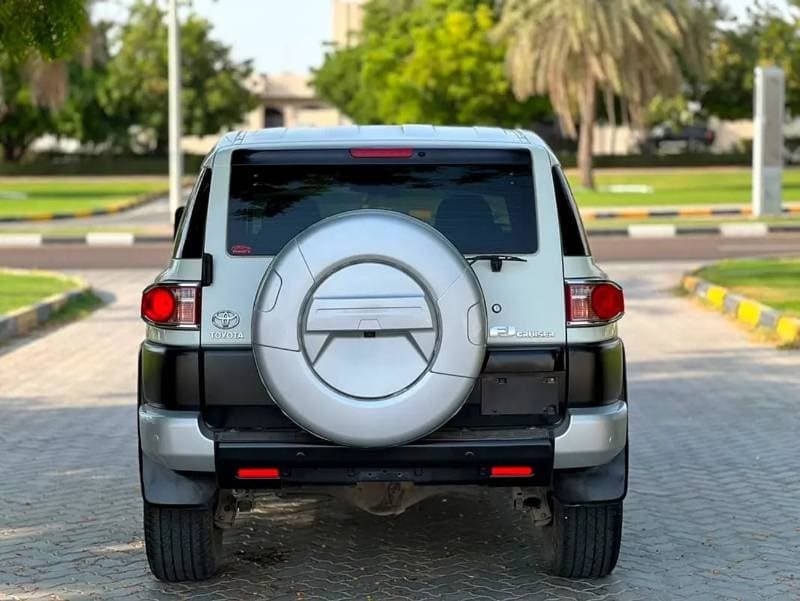 2010 Toyota FJ Cruiser BASE thumbnail 6