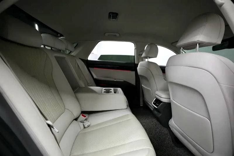 2023 Hyundai Azera thumbnail 8