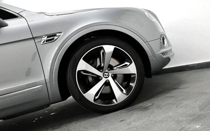 2017 Bentley Bentayga thumbnail 7