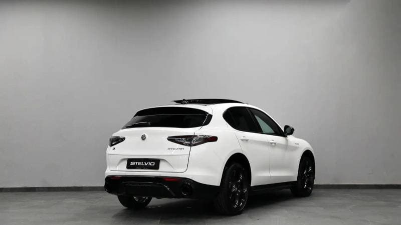 2025 Alfa Romeo Stelvio VELOCE thumbnail 6