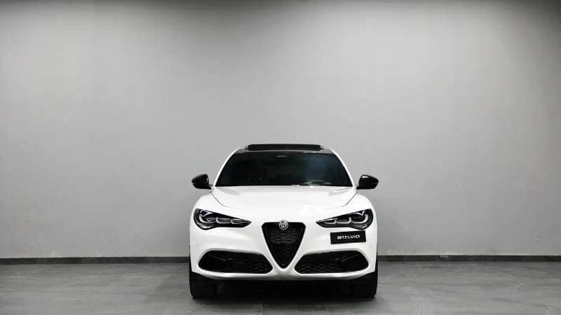2025 Alfa Romeo Stelvio VELOCE thumbnail 2