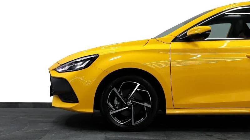 2023 MG GT LUXURY thumbnail 4