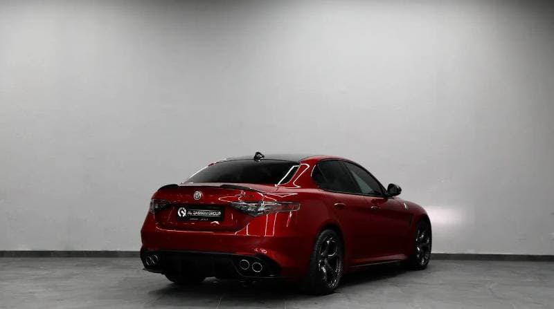 2025 Alfa Romeo Giulia thumbnail 6