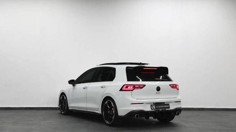 2024 Volkswagen Golf GTI thumbnail 4