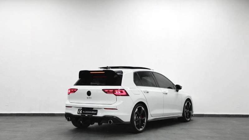 2024 Volkswagen Golf GTI thumbnail 6