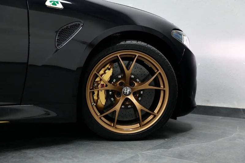 2025 Alfa Romeo Giulia QUADRIFOGLIO thumbnail 7