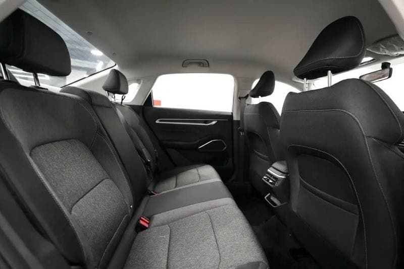 2026 Geely Emgrand GS thumbnail 8
