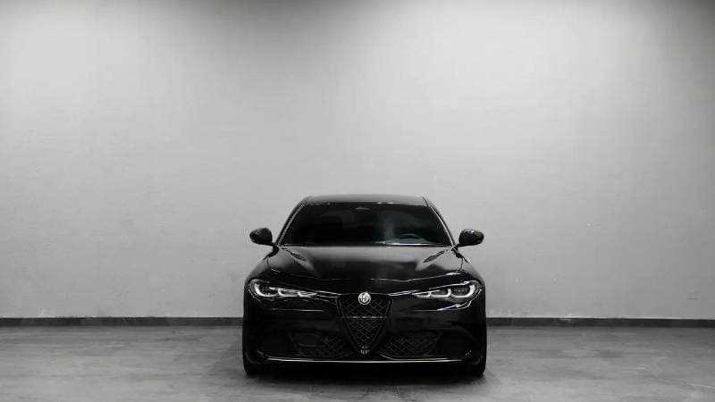 2025 Alfa Romeo Giulia QUADRIFOGLIO thumbnail 2