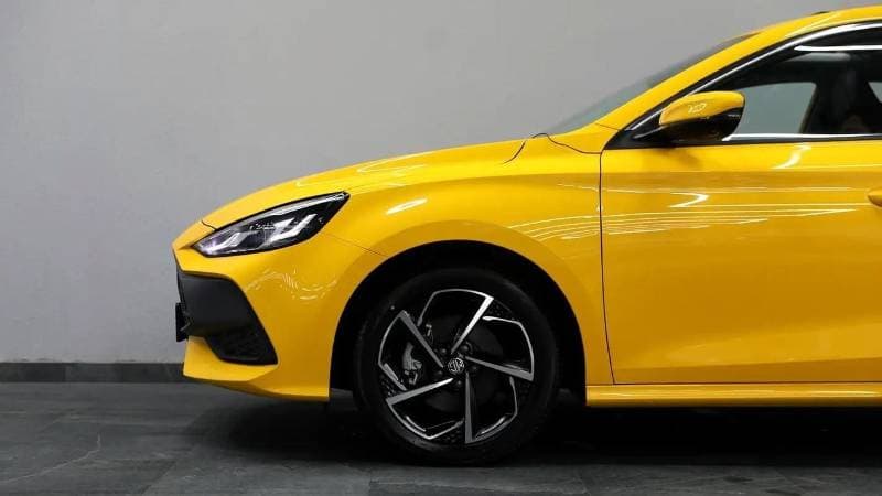 2023 MG GT LUXURY thumbnail 4