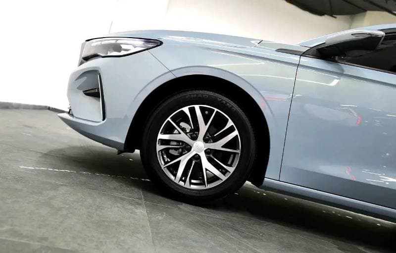 2027 Geely Emgrand thumbnail 7
