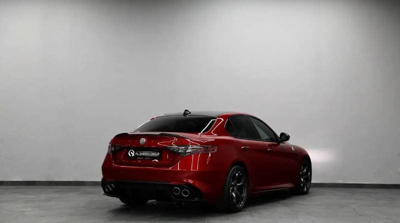 2025 Alfa Romeo Giulia QUADRIFOGLIO thumbnail 3