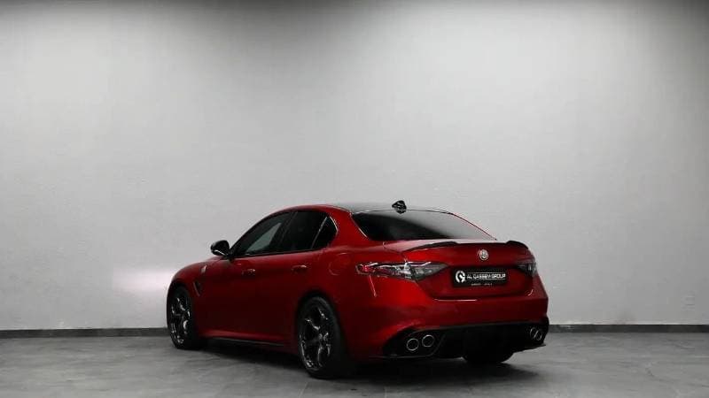 2025 Alfa Romeo Giulia QUADRIFOGLIO thumbnail 6
