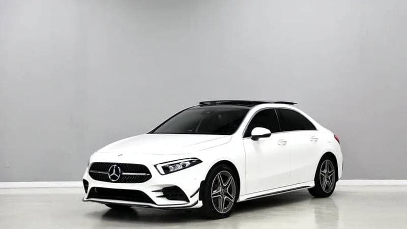 2023 Mercedes Benz A250 thumbnail 3