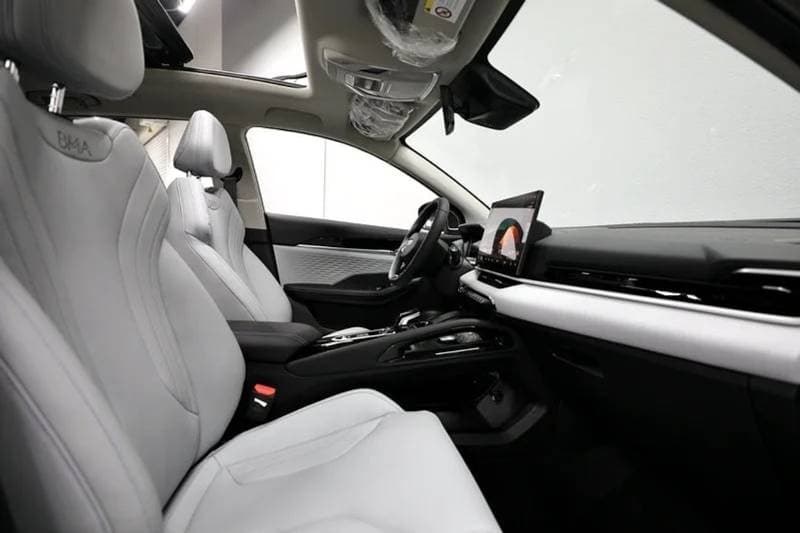 2025 Geely Coolray GF thumbnail 7