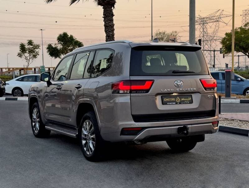 2025 Toyota Land Cruiser GXR thumbnail 5