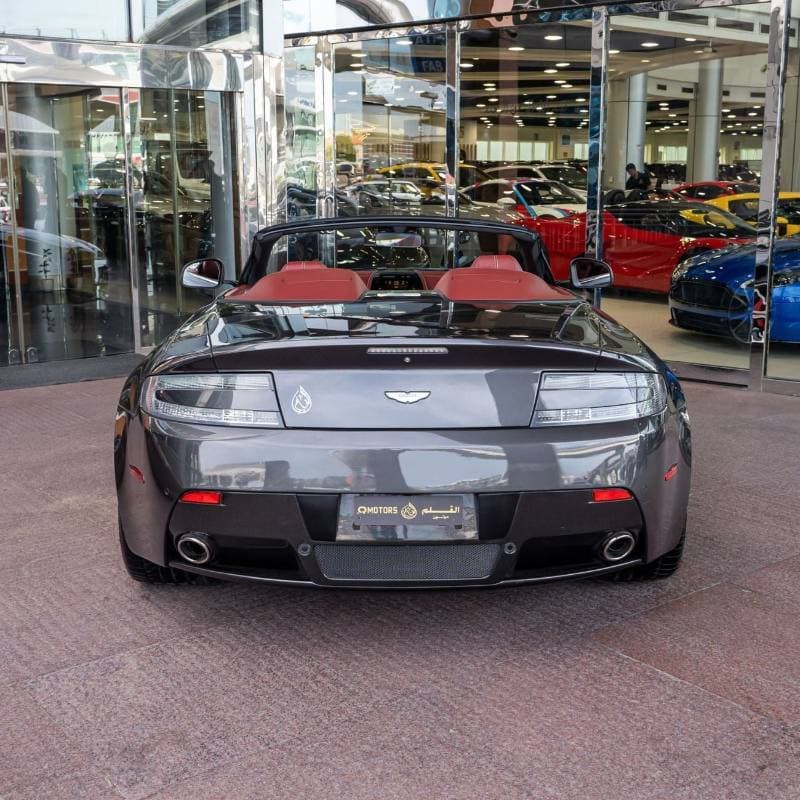 2016 Aston Martin Vantage S thumbnail 4
