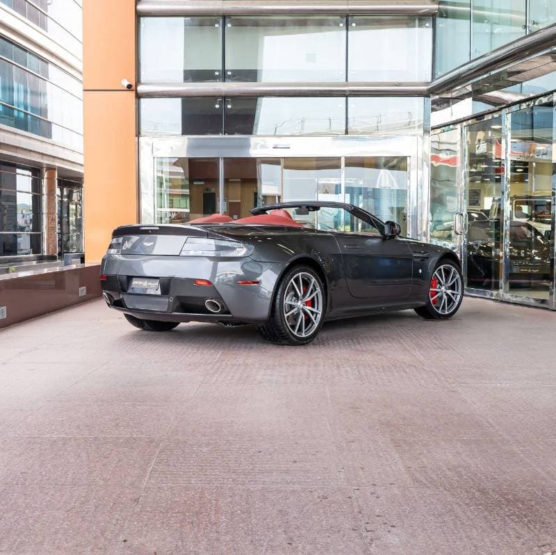 2016 Aston Martin Vantage S thumbnail 8