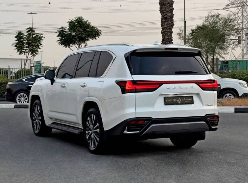 2025 Lexus LX600 SIGNATURE thumbnail 5