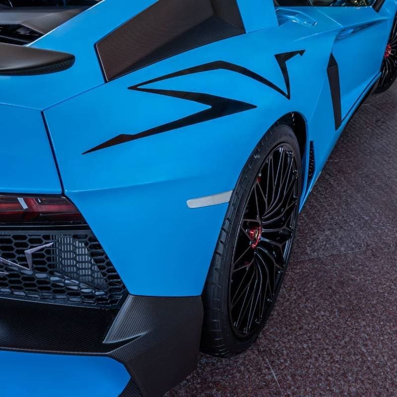 2017 Lamborghini Aventador LP 750 thumbnail 4