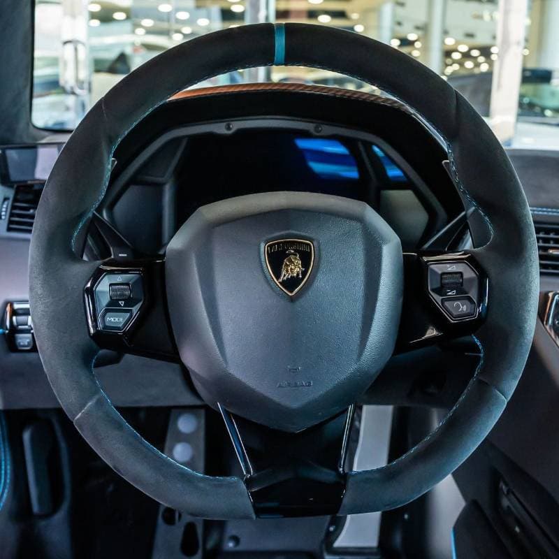 2017 Lamborghini Aventador LP 750 thumbnail 3
