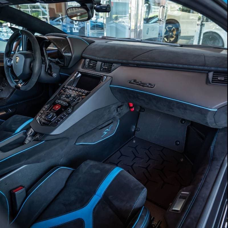 2017 Lamborghini Aventador LP 750 thumbnail 7