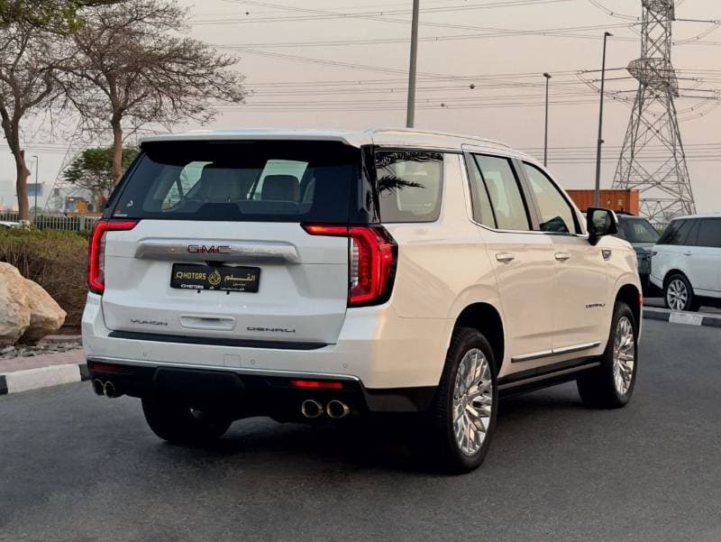 2024 GMC Yukon DENALI thumbnail 7