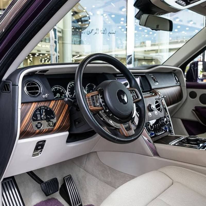 2019 Rolls Royce Cullinan STANDARD thumbnail 8