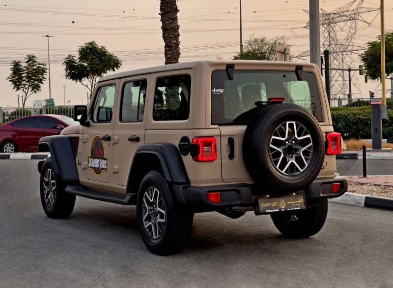 2024 Jeep Wrangler SAHARA thumbnail 5