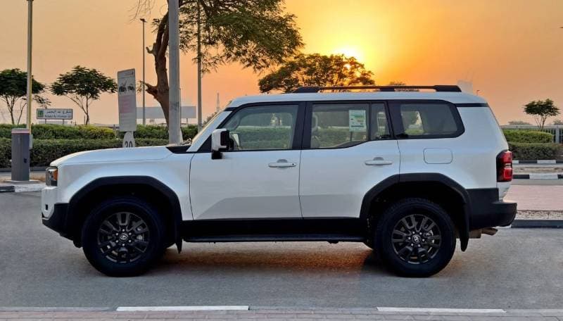 2024 Toyota Prado GXR thumbnail 4