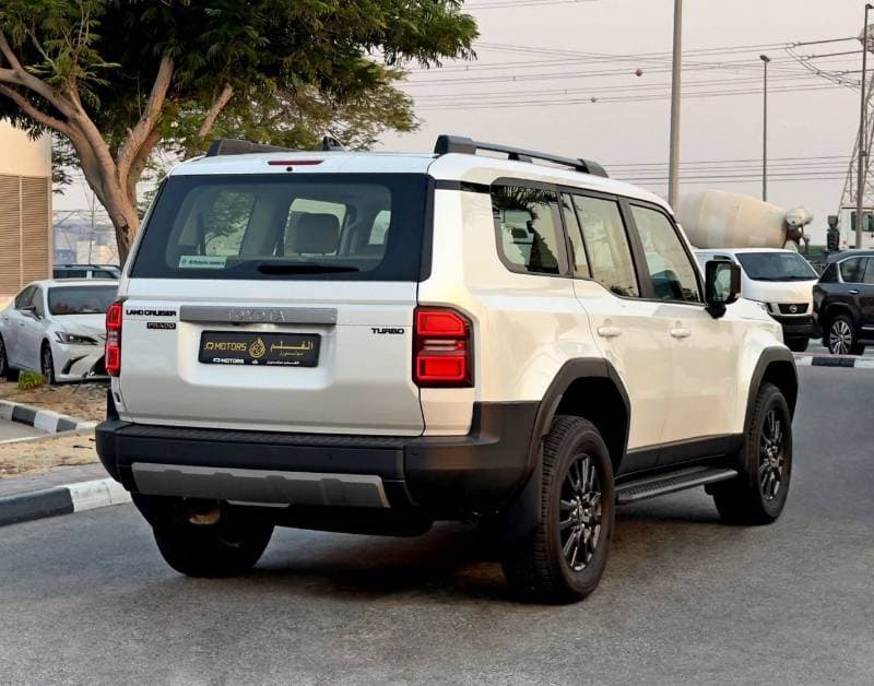 2024 Toyota Prado GXR thumbnail 5