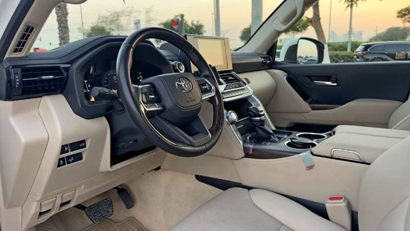 2025 Toyota Land Cruiser GXR thumbnail 8